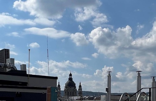 Erzsebetvaros Apartment | Luxury Studio in the city center with roof-top pool, great location