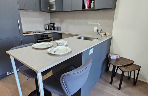 Quartier des Spectacles Apartment | Luxury Studio in the Heart of Downtown, 1 Min walk to Subway
