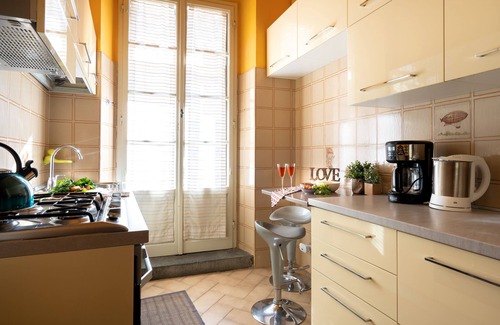 Duomo Apartment | Luxury - Stunning Duomo view - 1033 SqFt- Elevator Accessible - ozone sanitated