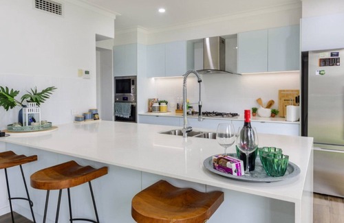 Moreton Bay Region House | Luxury & Style on the Canal