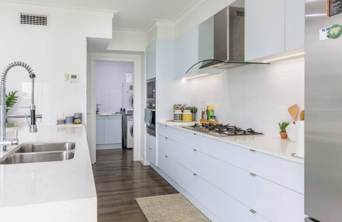 Moreton Bay Region House | Luxury & Style on the Canal