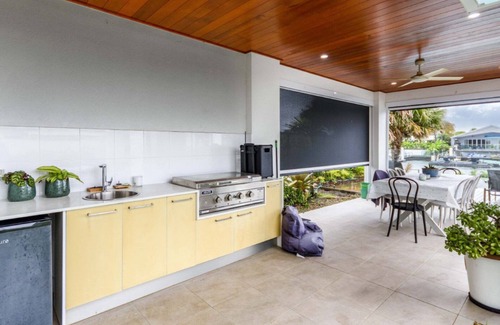 Moreton Bay Region House | Luxury & Style on the Canal