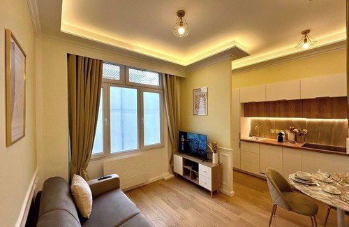 15th Arrondissement Apartment | Luxury Suite 4* - 31 sqm - Tour Eiffel/Parc des Expositions - 3p