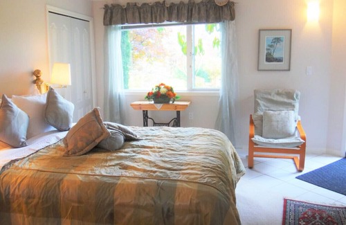 Cobble Hill House | Luxury Suite on Private Estate - Pet Friendly