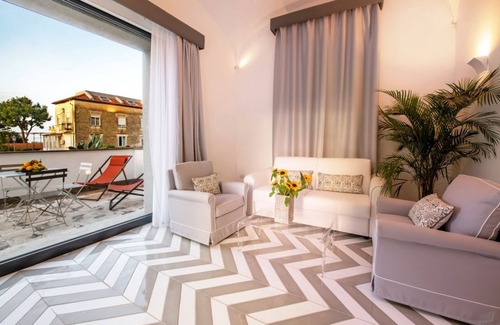 Sant'Agnello Apartment | Luxury Suite with Terrace
