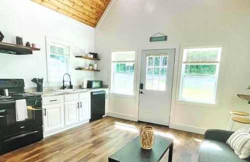 Albertville House | Luxury Tiny Home #2 at Sweet Springs