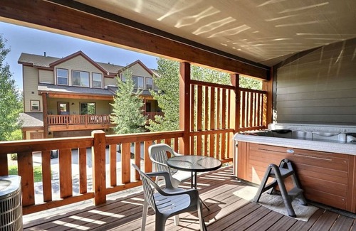 Bear Hollow Village House | Luxury Townhome Gourmet Kitchen & Private Hot Tub, Sleeps 10-12