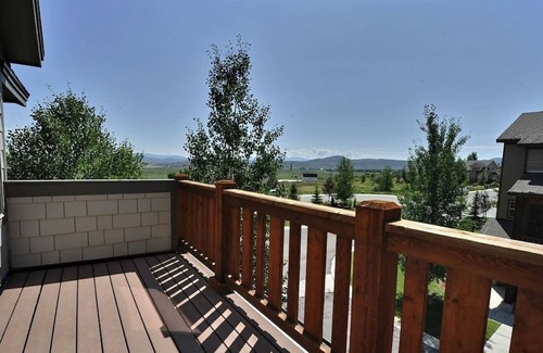 Bear Hollow Village House | Luxury Townhome Gourmet Kitchen & Private Hot Tub, Sleeps 10-12