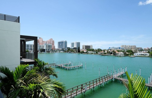 Clearwater Beach House | Luxury Townhome steps to the beachnSuper Host- 5 star Reviewed for 7 years now!