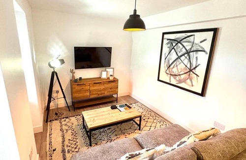 Arbroath House | Luxury Townhouse accommodation in the heart of Arbroath. 1 min walk to train