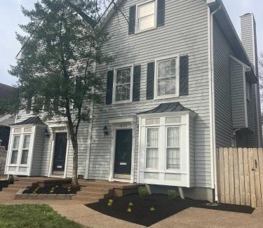 Hillsboro Village House | Luxury Townhouse On Music Row - Downtown Nashville