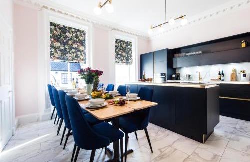 York House | Luxury Travel Emporium YO1 - Exquisite 400 Year Old, City Centre Townhouse