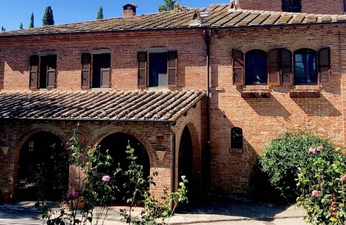 Santarello Villa | Luxury Tuscan Villa - 6 Bed/6 Bath- Pool & Gym -Sleeps 12 (Entire Property)