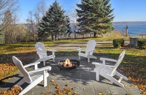 Romulus House | Luxury Twnhome | Cayuga Wine Trail | Lake Access