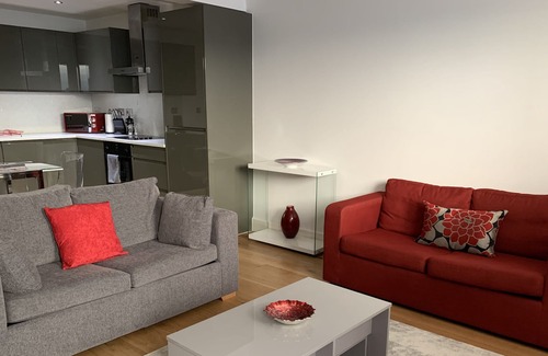 Camberley Apartment | Luxury two bed town center apartment