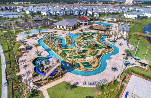 Kissimmee Condo | Luxury Vacation 2BR/2BA Condo Near Theme Parks and Shopping – Immaculately Clean