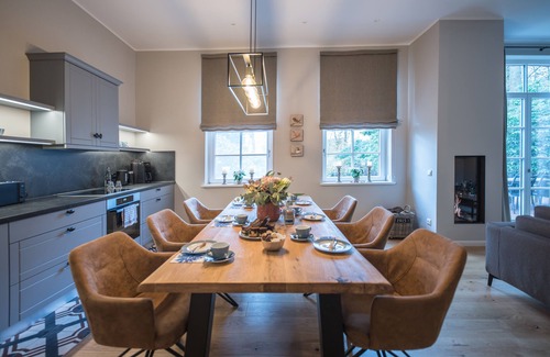 Friedeburg Apartment | Luxury vacation apartment tom Brok in Karl-Georgs-Forst; dogs welcome