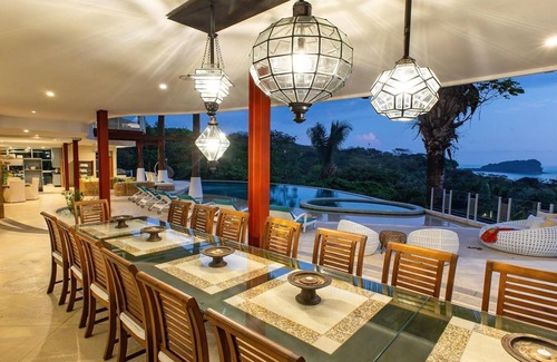 Manuel Antonio Villa | Luxury Villa, In House Spa & Gym, Hotel-size Pool, Event Tent, Chef Included
