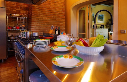 Palaia Villa | Luxury Villa in Tuscany with Pool near Pisa and Florence - Sixe Bedrooms 12 pl