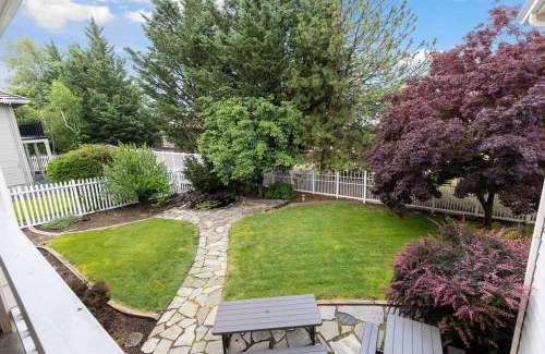 Medford Villa | Luxury Villa -King beds, game room!