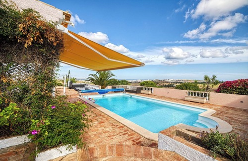Funchal Villa | Luxury Villa * Large Pool * Hot tub * Elevated Ocean views * Beaches nearby
