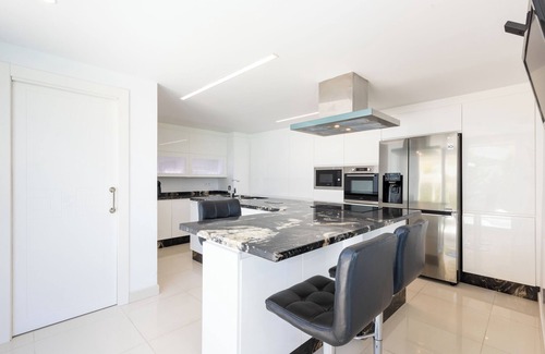 Guadalmar Villa | Luxury Villa "Ohana 2" with Pool, Wi-Fi, Terrace & Garden