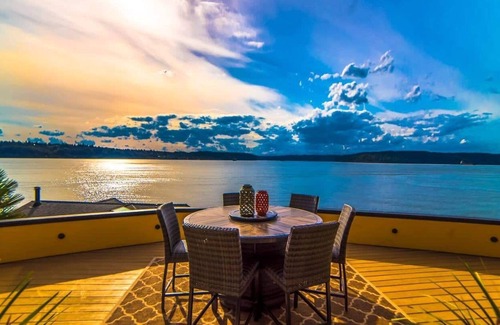 Tacoma House | Luxury Villa ⭐️ Puget Sound Views 🌊 Chef’s Kitchen