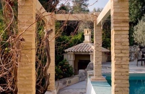 Corbera House | Luxury villa with pool, close to beaches, golf courses, cultural visits.