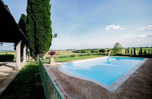 Cortona Villa | Luxury villa with amazing views, beautiful gardens and private pool