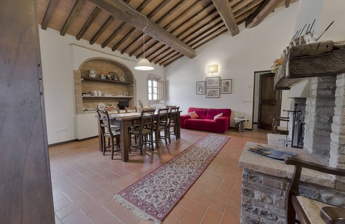 Montespertoli Villa | Luxury Villa with Swimmingpool in Chianti/Sleeps 21 - or more in extra suites