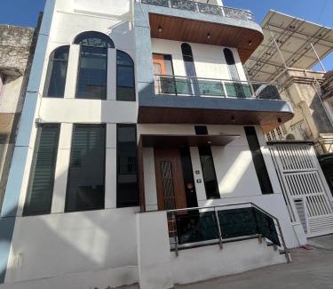 Vadodara Villa | Luxury Villa with Scenic Views Private Deck By NRIs For NRIs