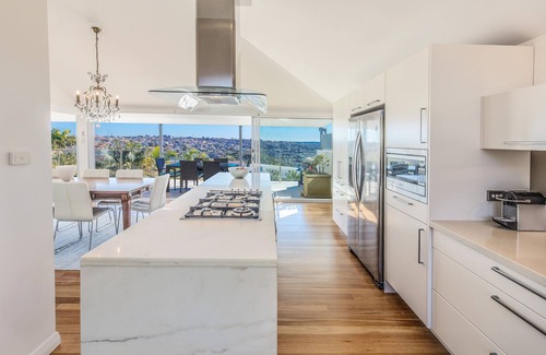 Mosman House | Luxury Villas Balmoral Bluewater (Walk to Beach)
