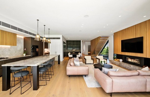 Clifton Gardens House | Luxury Villas Clifton Modern Luxe (Heated Pool)