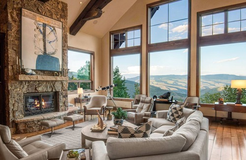 Cordillera House | Luxury W/Mountain Views + Hot Tub + Close to Golf/Nordic Skiing – Wilton House