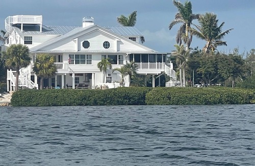 Bokeelia House | Luxury Waterfront Paradise in Bokeelia - Infinity Pool, Dock and Outdoor Bar