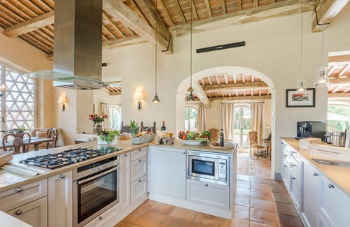 Lucca Villa | Luxury Wine Estate Villa Framed Among Lucca' Hills