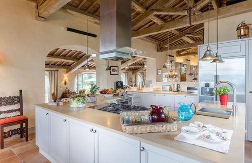 Lucca Villa | Luxury Wine Estate Villa Framed Among Lucca' Hills