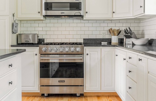 West Hartford House | Luxury Winter Countryside Escape - pool, pond, and more!