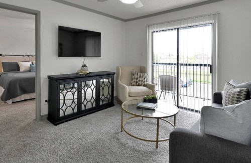 Webster Apartment | Luxury Work Space|Communal Pool|Private Balcony|Laundry OnsitelFitness Center|Near Bay BrooklWiFi