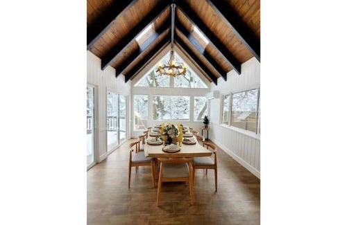 Lake Arrowhead House | LuxurySpaciousCottage/FencedYard/DetachedBonusRoom