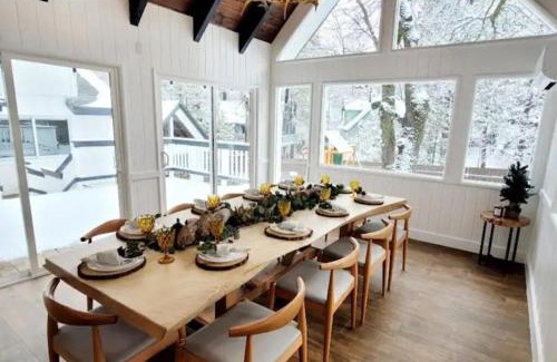 Lake Arrowhead House | LuxurySpaciousCottage/FencedYard/DetachedBonusRoom