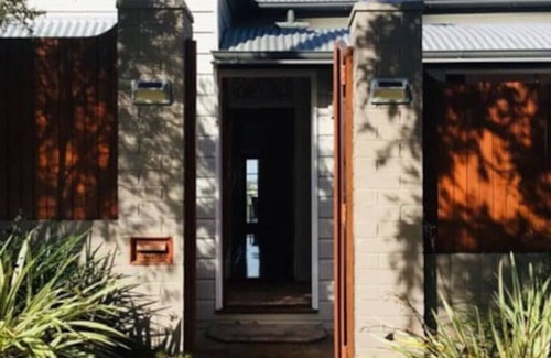 West End House | Luxxe West End 5B3B + Parking+HomePod Music System