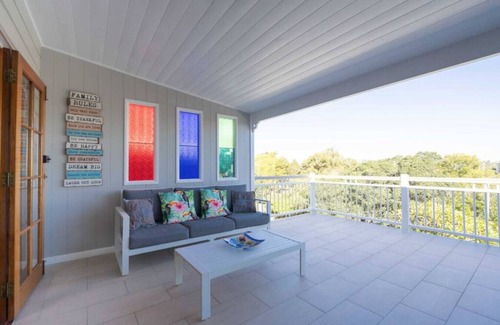 West End House | Luxxe West End 5B3B + Parking+HomePod Music System