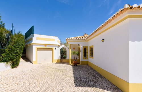 Luz Villa | Luz - 3 Bed Private Villa, Sea View, WIFI, Private Saline Pool, heating extra,