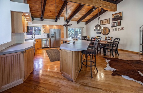 Zephyr Cove House | LV93. Lake Village Town Home. Close to Casinos and Beaches