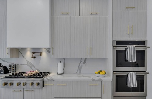 Lauderdale Beach House | LVS Casa La Playa- 5 Beds, Walk 2 Beach with Heated Salt Pool