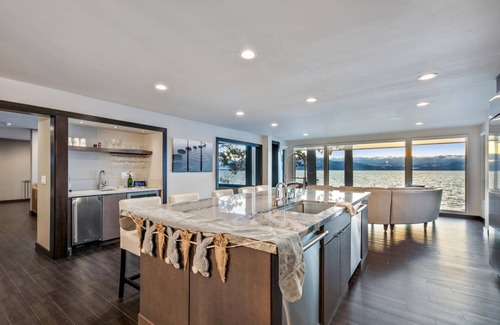 Skyland House | Lx 96 Tahoe lakefront Home of the Stars