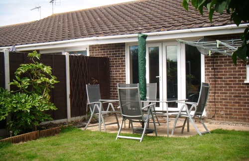 Frinton-on-Sea House | Lynbrook Holiday Rental bungalow - sleeps up to 6 people