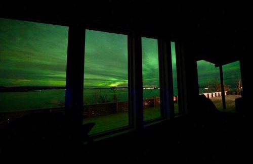 Lyngen House | Lyngen Alps Panorama