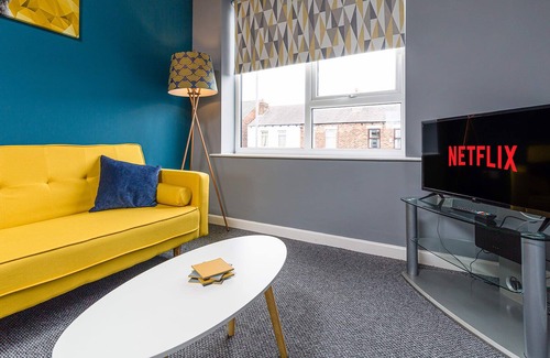 Freckleton Apartment | Lytham Place | 2 Bedrooms Wi-Fi Parking